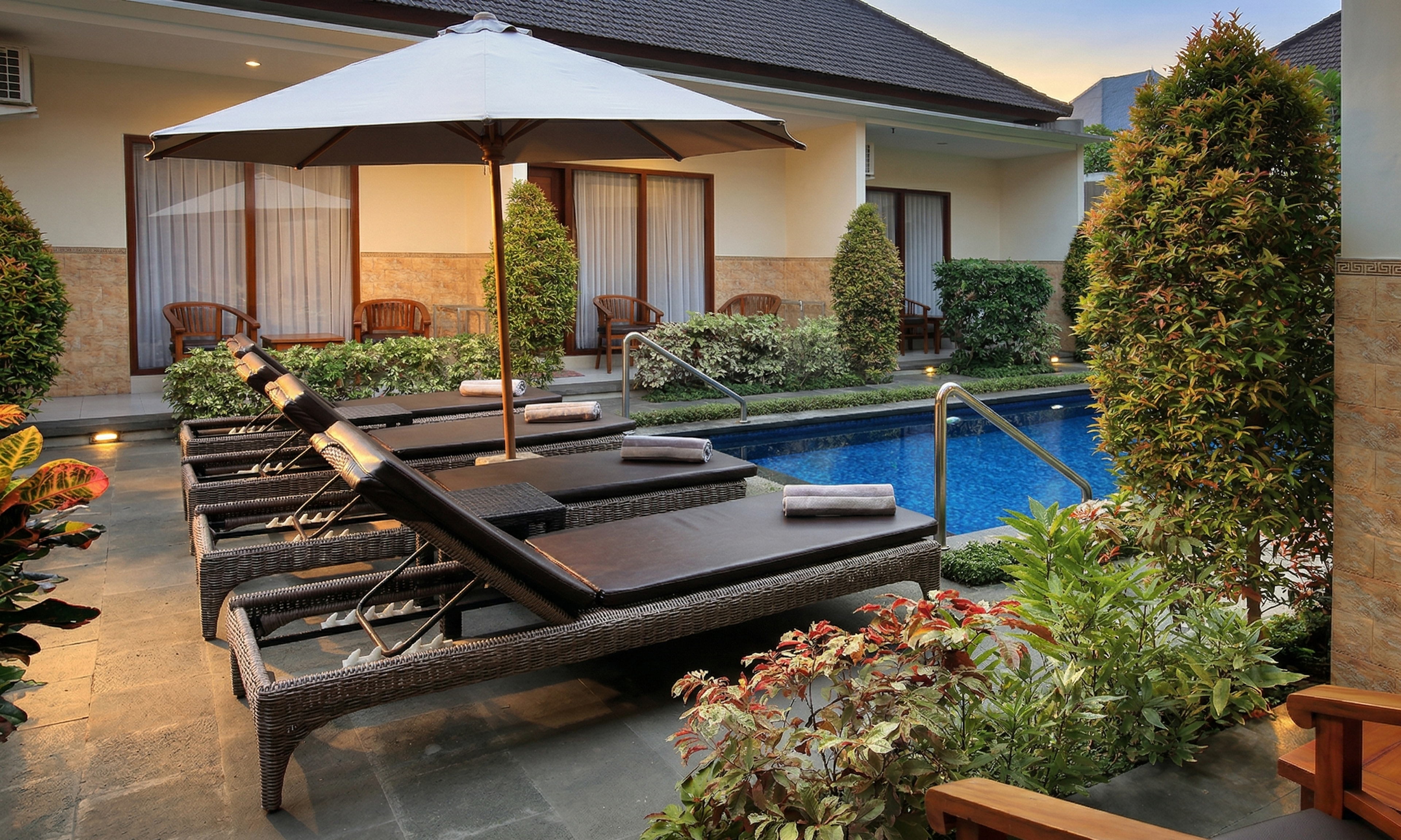 Cening Ayu Sanur thumbnail 4
