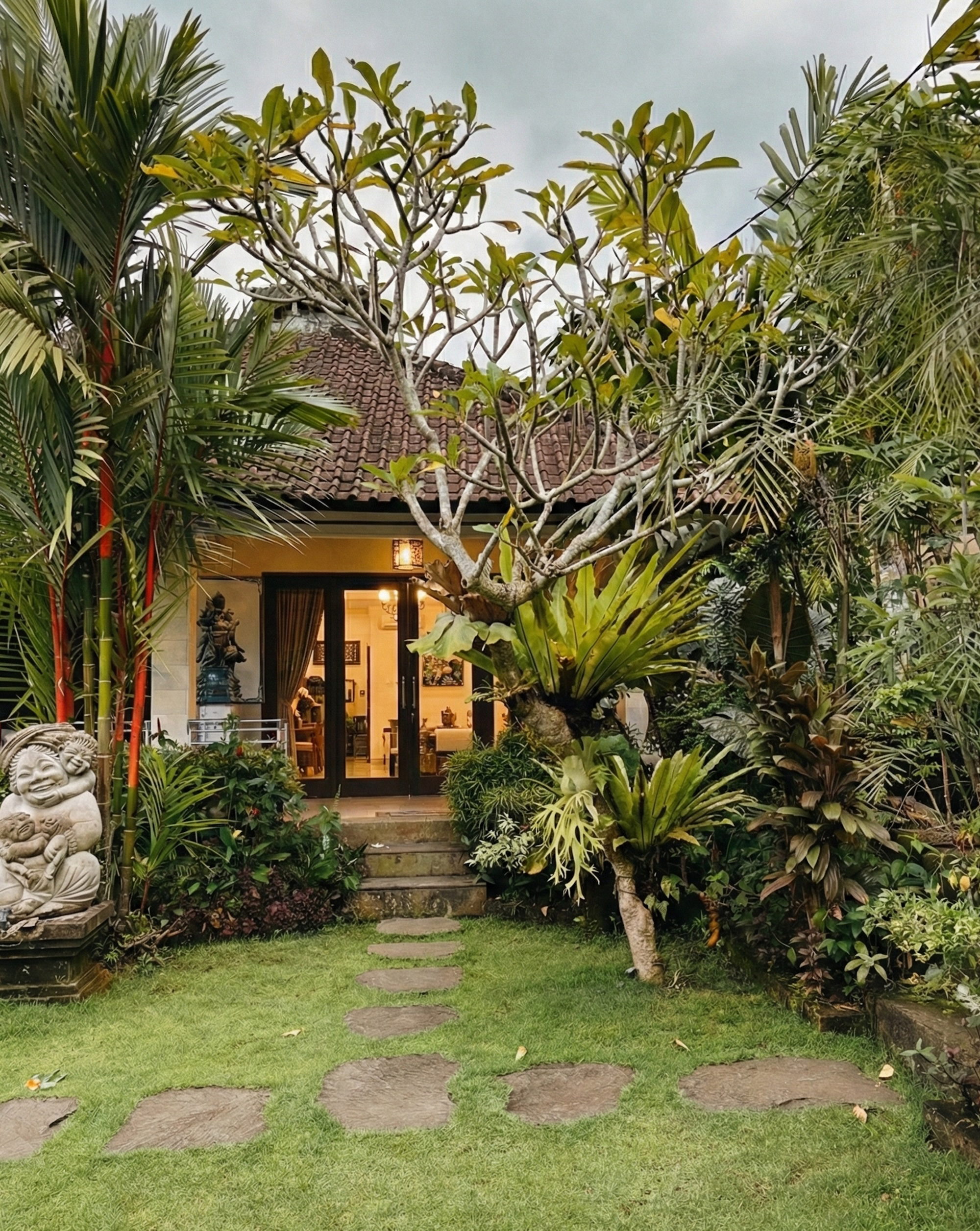 Putu Paradise thumbnail 6