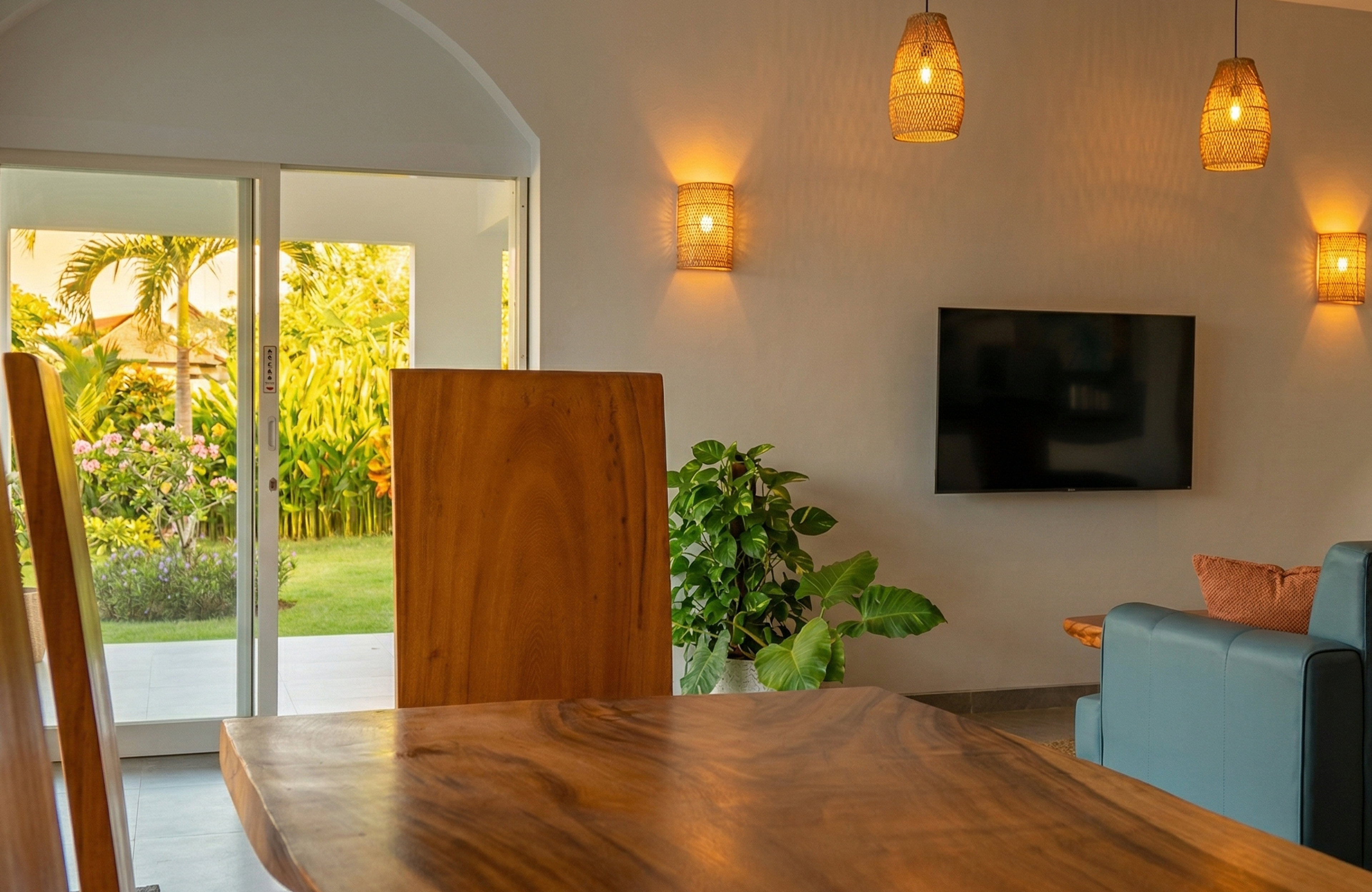 Zoe Luxury Oceanview Villa thumbnail 2