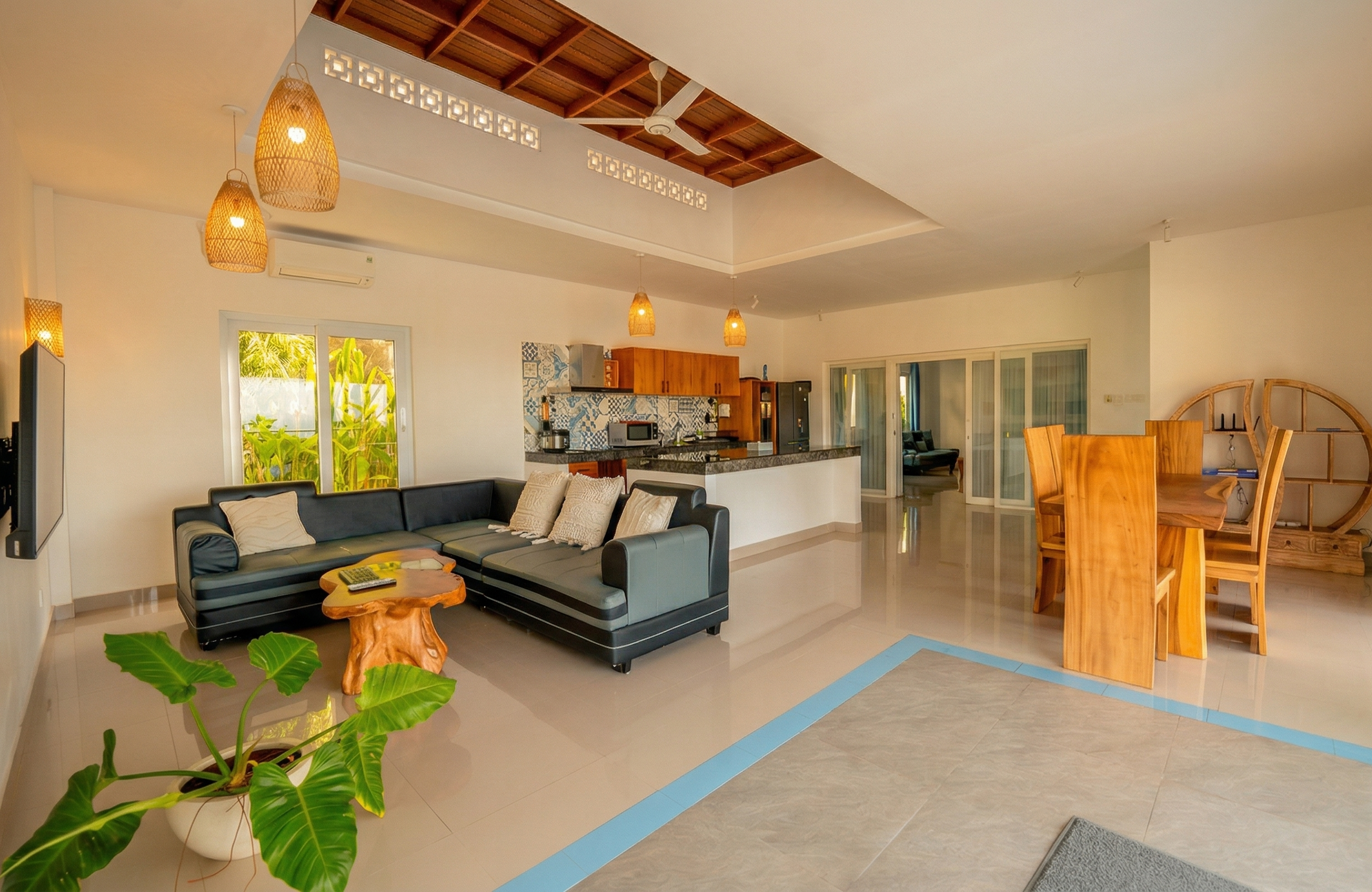 Zoe Luxury Oceanview Villa thumbnail 3